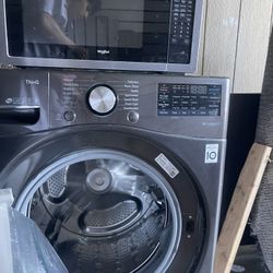 2 dryers 1 Washer 1 Microwave 