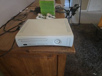 X box 360 Controllers And Games