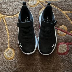 Puma SoftFoam+ Optimal Comfort Boys Black Sneakers (Size 13.5T )