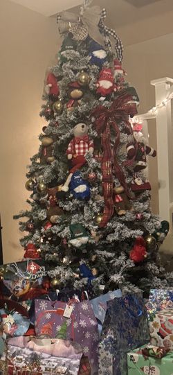 $80 8” Tree With Lights It’s A Beautiful Tree But I Have 2 Need To Get Rid Of One