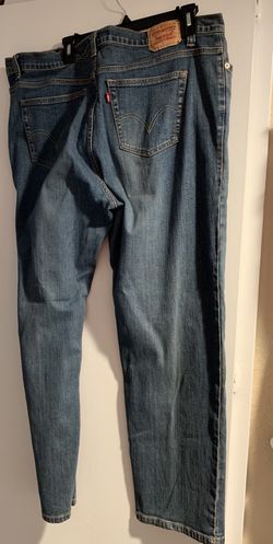 Plus size women Levi’s pants