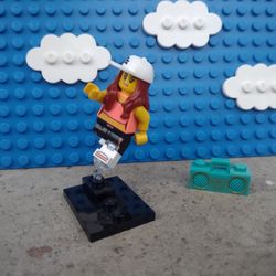 Lego CMF Series 20 Breakdance Girl Minifigure