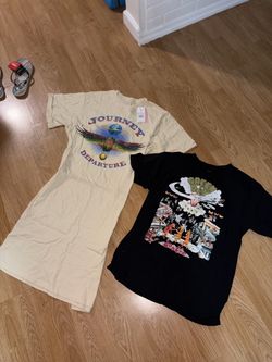 FOR SALE: Journey & Green Day Band Graphic Tees – Set of 2