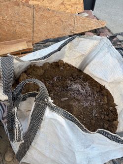 Free clean dirt come take it