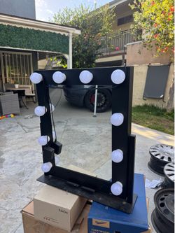 Hollywood LED Vanity Makeup Mirror | Dimmable Lights | Touch Controls