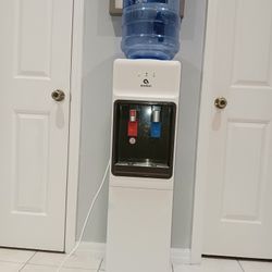 BRAND NEW WATER COOLER DISPENSER 