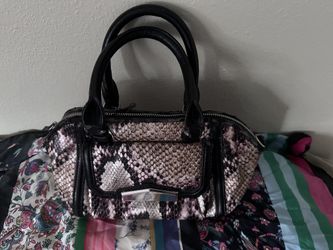 Vera Wang shoulder/crossbody purse