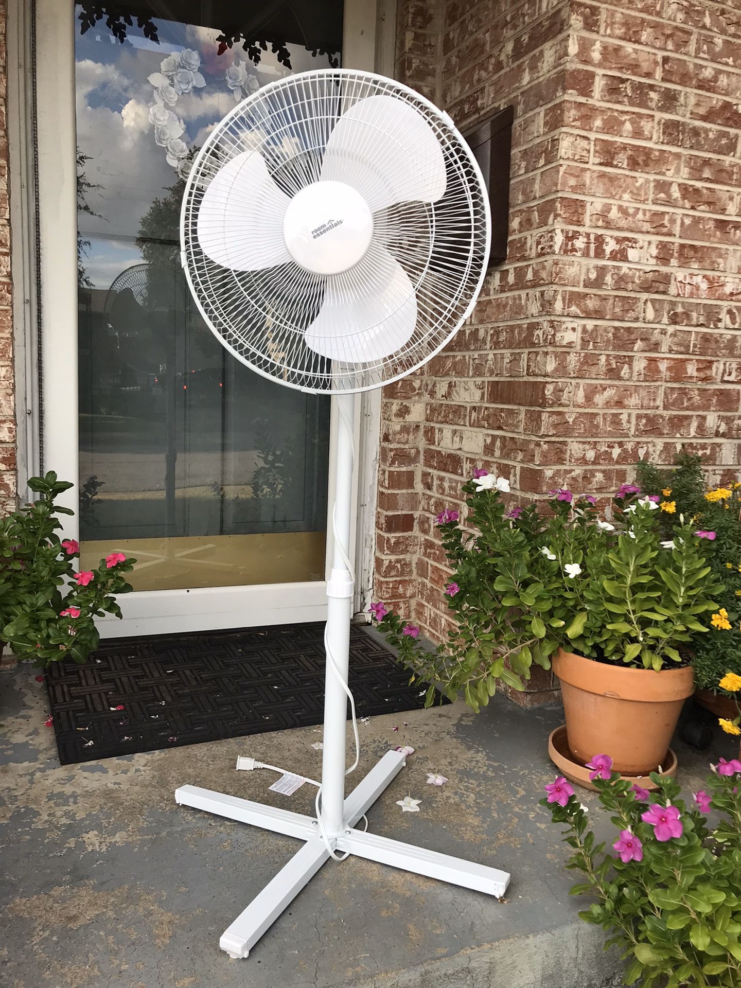 Room Essentials Standing Fan