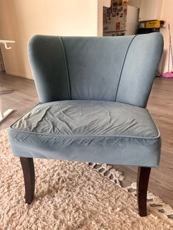 Wide chair