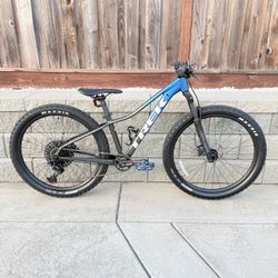 (XXS)26” Trek Marlin 8 SRAM 1X 12-Speed Mountain Bike Hydraulic Brakes Maxxis - Ready to Ride