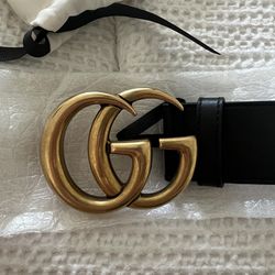 Women’s Gucci belt 