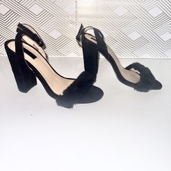 Forever 21 Women's Black Courts Size 5.5   