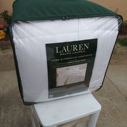Brand New Ralph Lauren Down Alternative Comforter. King Size.