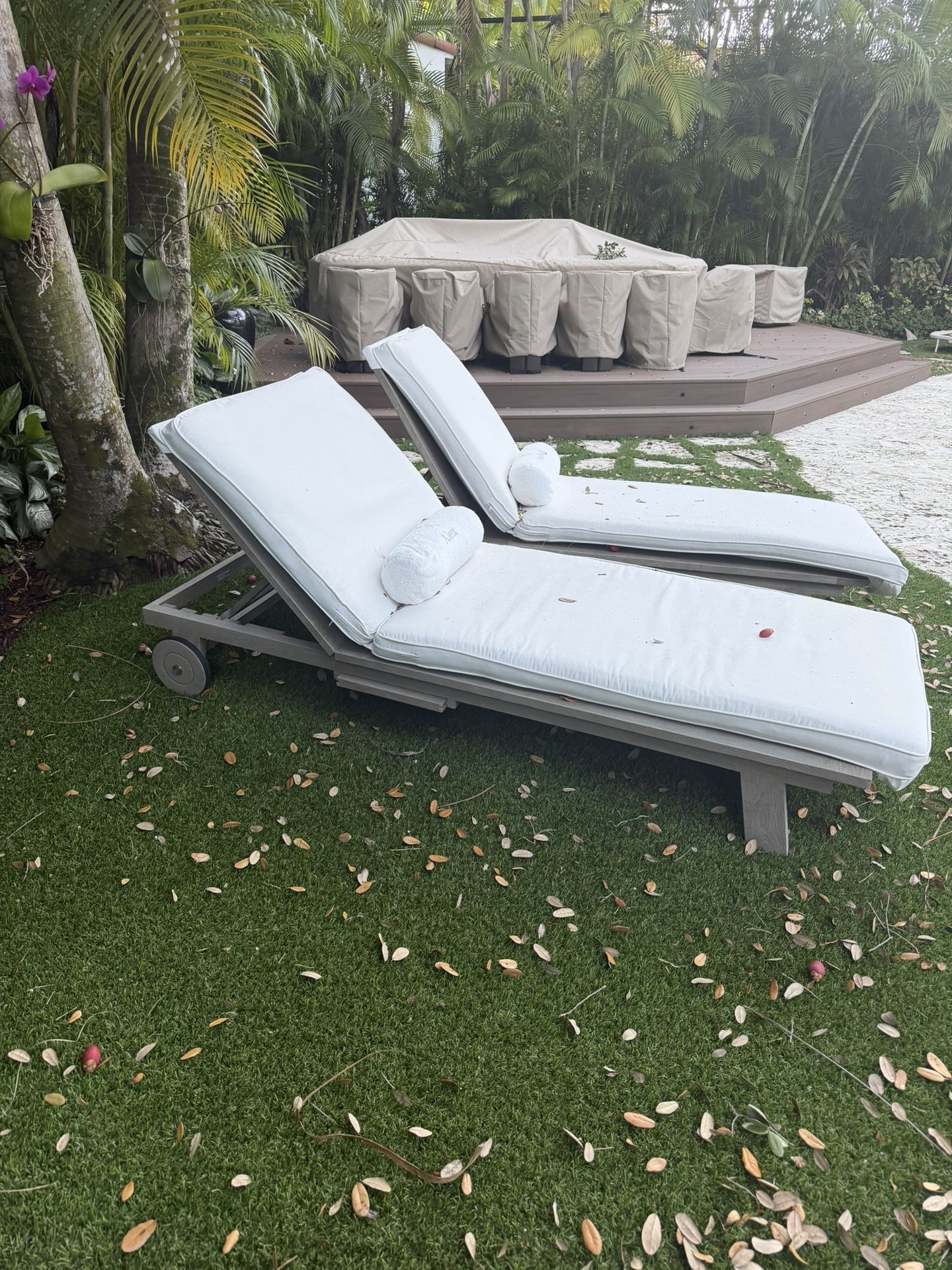 Serena And Lily Lounge Chairs