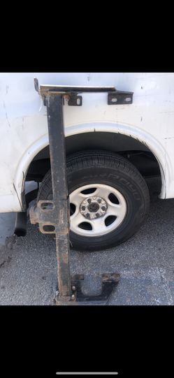 1998 Chevy Trunk Door And Pull Hinge Bar