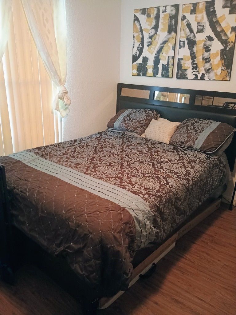 Queen Bedroom Set