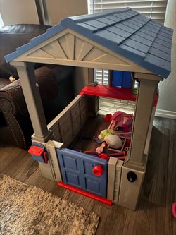 Toy pretend house