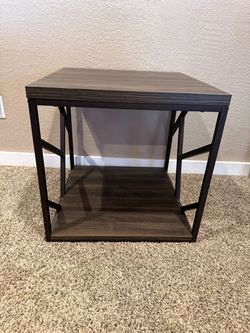 End Table 22x22x22