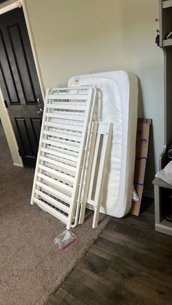 Free toddler Bed