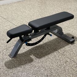 Precor Icarian Commercial Adjustable Bench