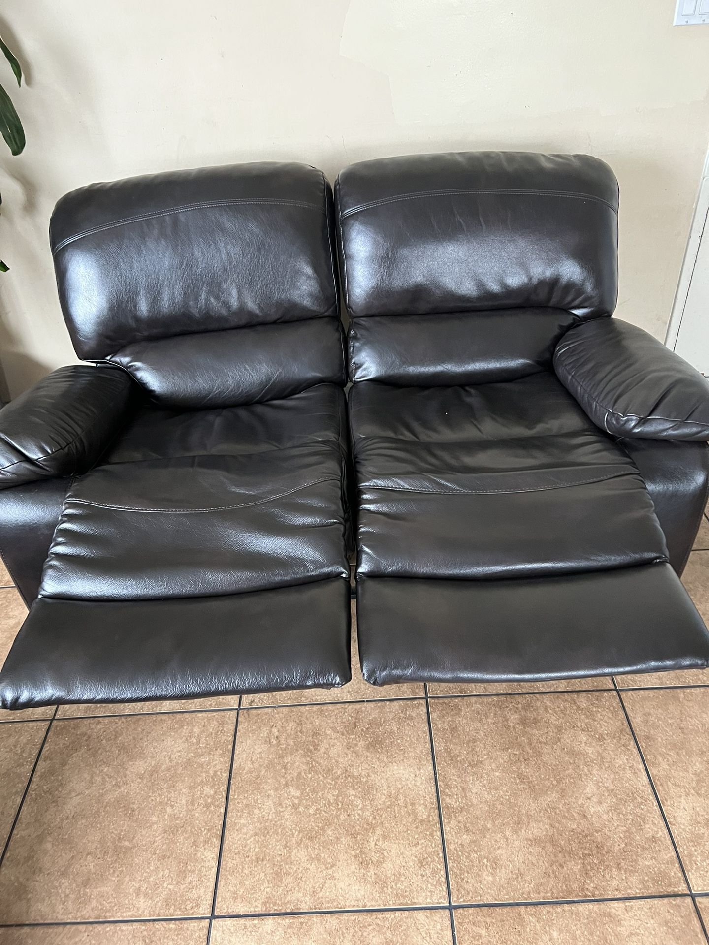 Fairly New Leather Sofas for Sale in Santa Monica, CA OfferUp