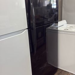 Frigidaire. 18 Cubic Feet  30 Inch Wide 