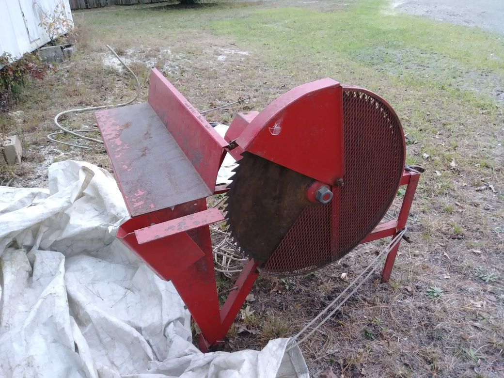 Woodsman cordwood saw