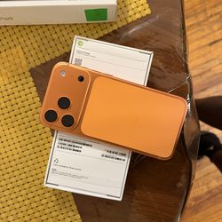 iPhone 17  pro max (orange )