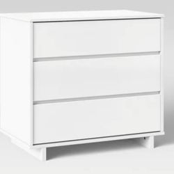 Room Essentials

Modern 3 Drawer Dresser - Room Essentials