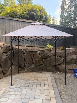 Outdoor grill gazebo