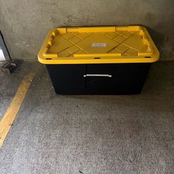 Free storage containers