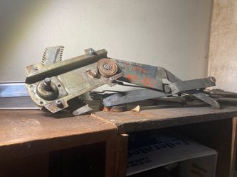 ‘’76 Datsun 260Z Window regulator