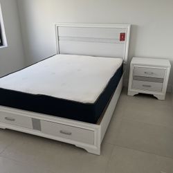 WHITE bed W/ 2 Storage DRAWERS 😌🤍😌