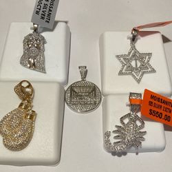 VVS1 Moissanite Pendants