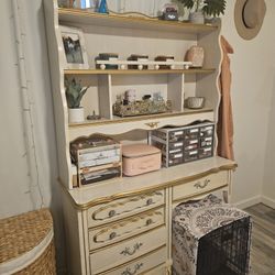 Vintage Makeup Vanity/desk