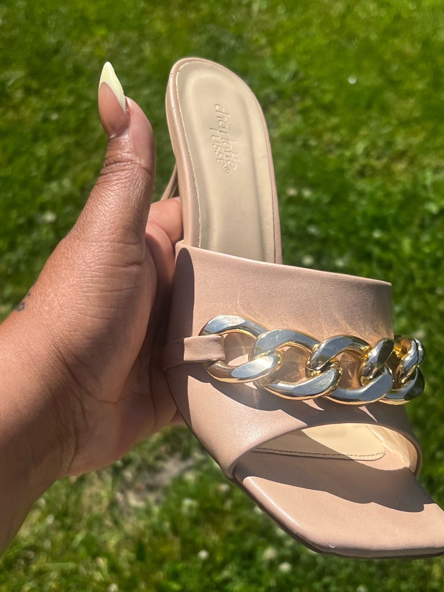 Kitten heel