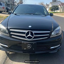 2010 Mercedes C 300. Leather Interior.