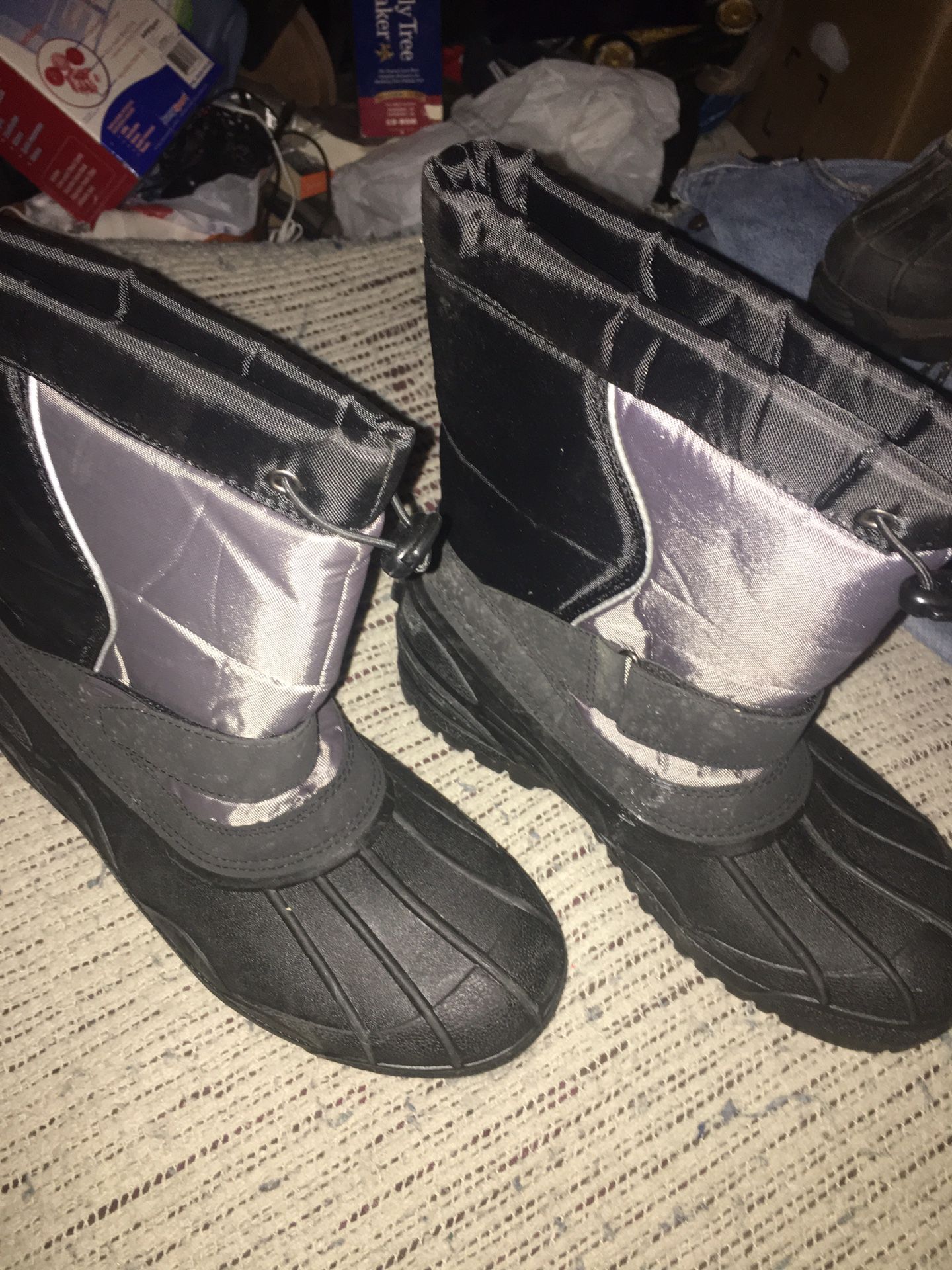 New Snow Boots Size 9 Only $30 Firm