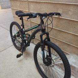 Schwinn Bike  (needs derailleur) 26" 