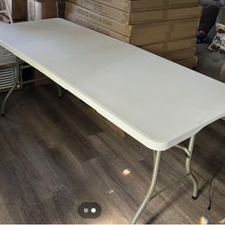 Sale of 6-foot-long folding tables