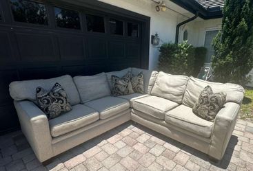 Sofá Sectional…. Delivery extra