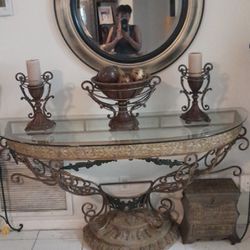 Beautiful Table And Mirror 