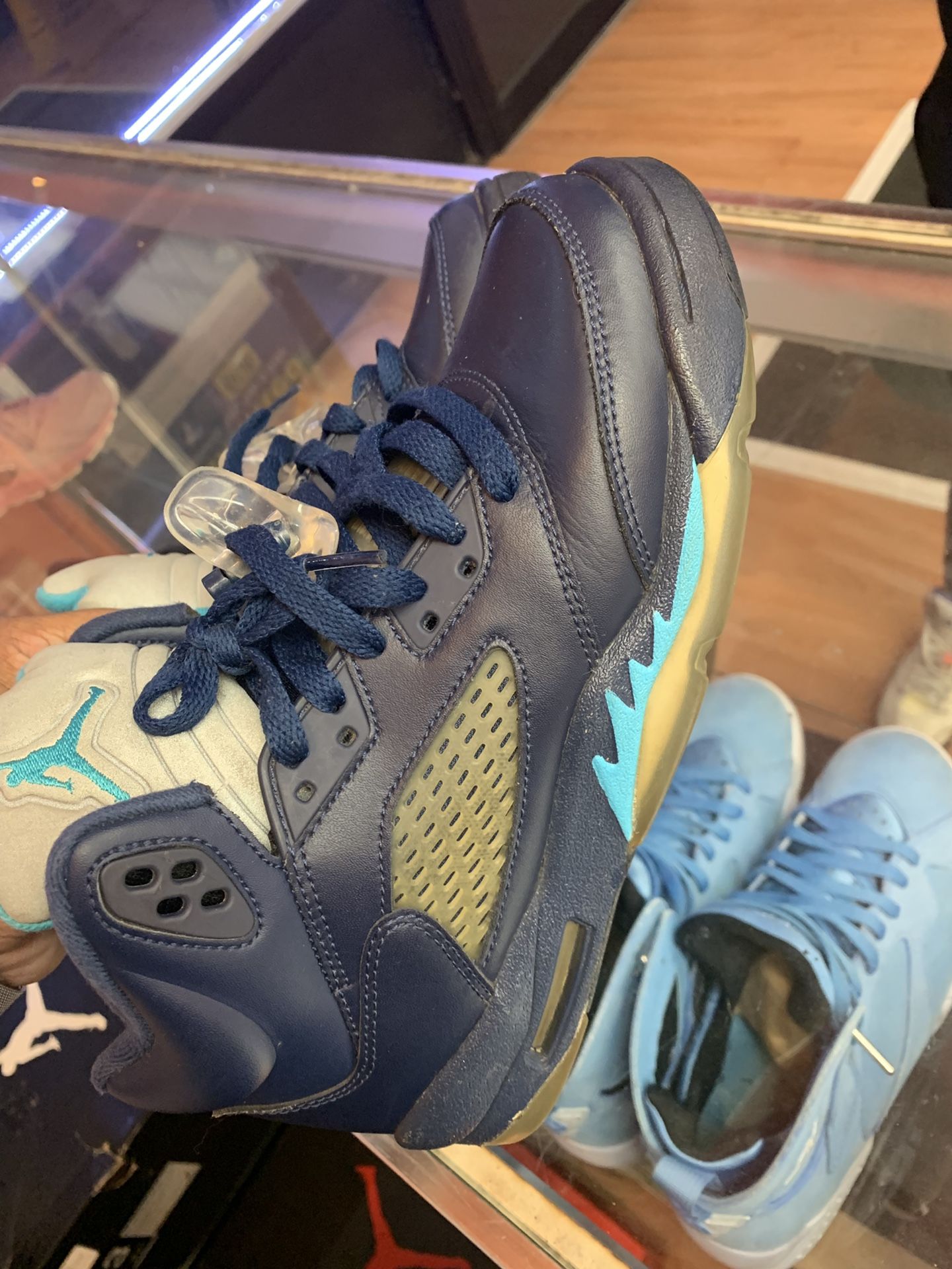 Jordan retro 5 pre grape size 6
