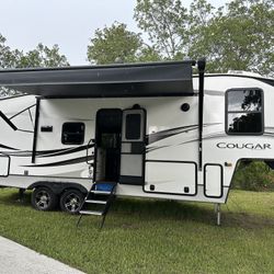 2021 Cougar Half Ton By Keystone