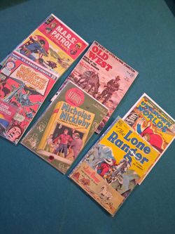 Lot Of 6 Old Comics And A Lone Ranger Autograghed Card