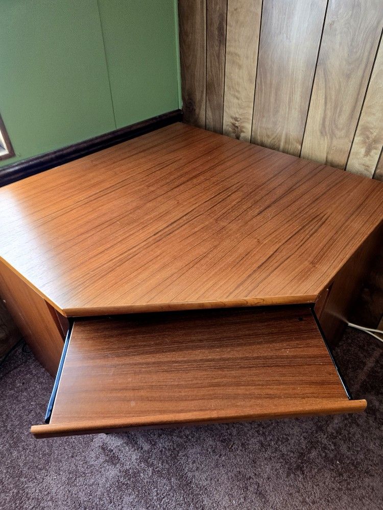 Mid-Century Modern Corner Desk with Pull-Out Tray