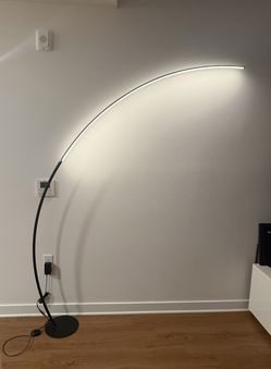 Modern Arc Floor Lamp – Like New