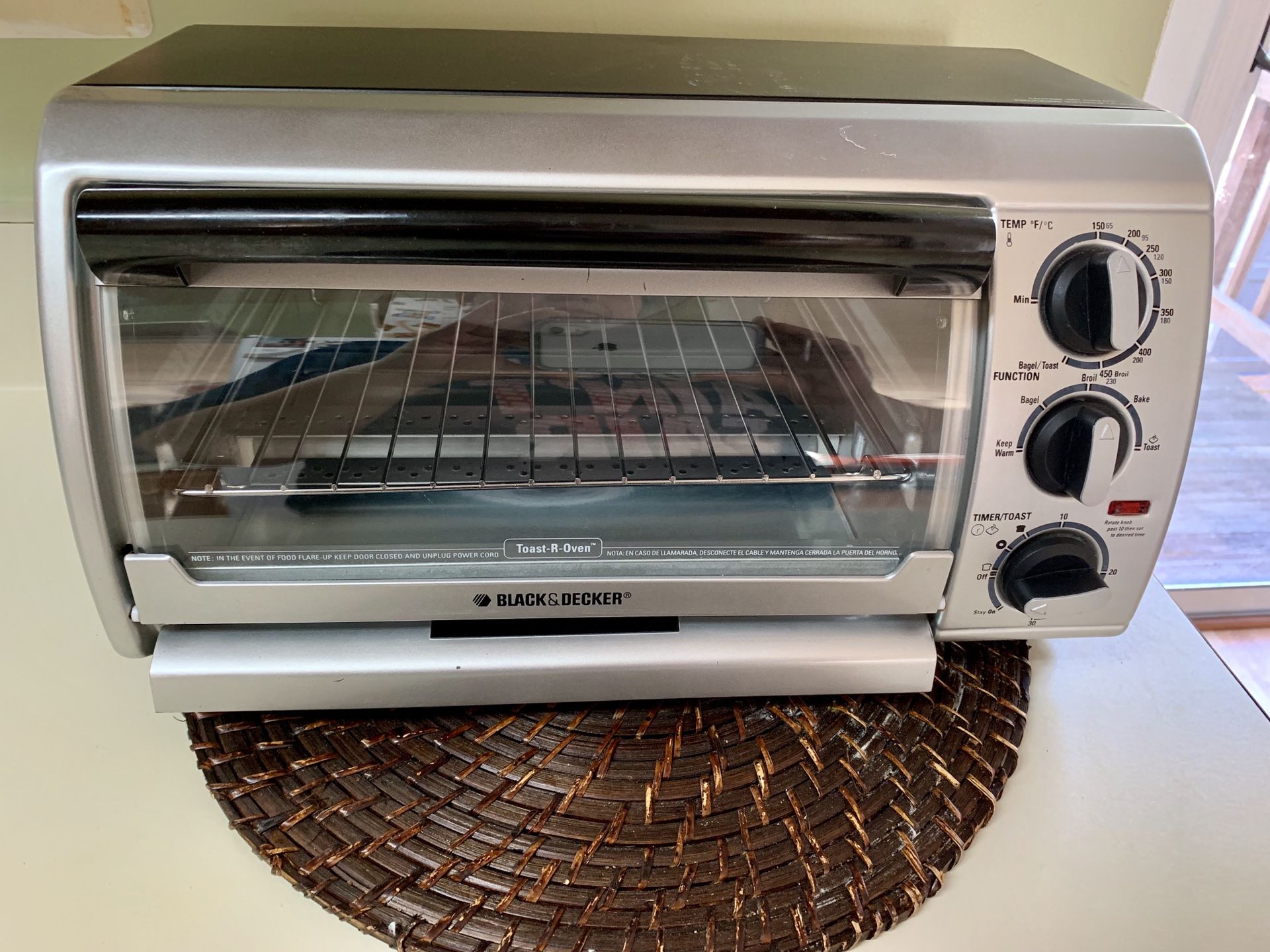 Black Decker oven/toaster model# TRO480BS