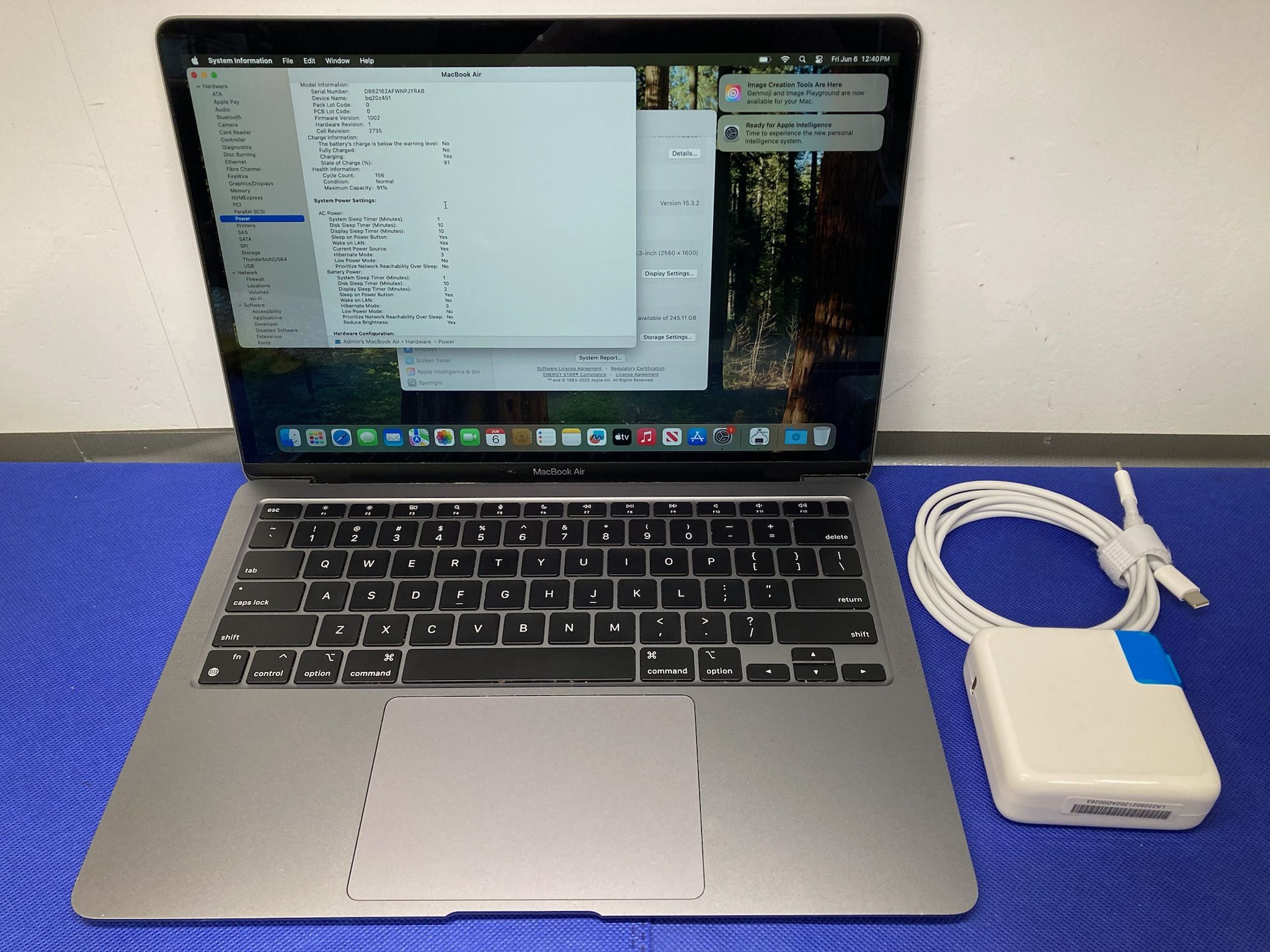 Macbook Air 13" M1 256GB SSD, 8GB Ram - Gray