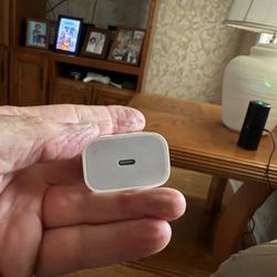 Apple Cell Phone Adapter 